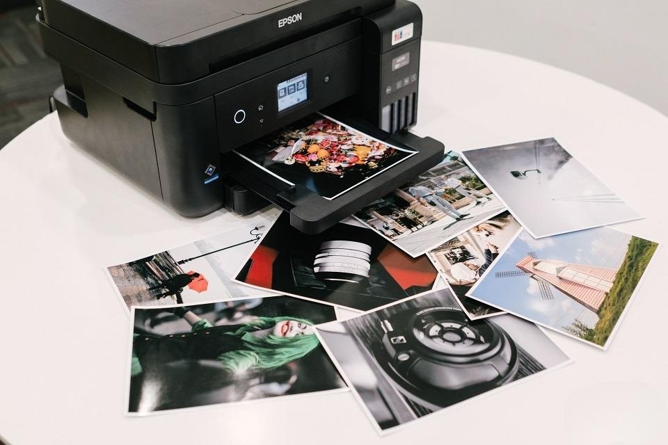 Nên dùng mực Dye hay Pigment cho máy Epson EcoTank? So sánh chi tiết và cách chọn đúng