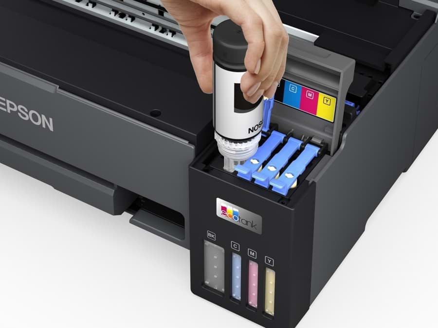 Đổ nhầm mực Epson có sao không? Cách xử lý đúng để tránh hỏng máy Đổ nhầm mực Epson có sao không? Cách xử lý đúng để tránh hỏng máy